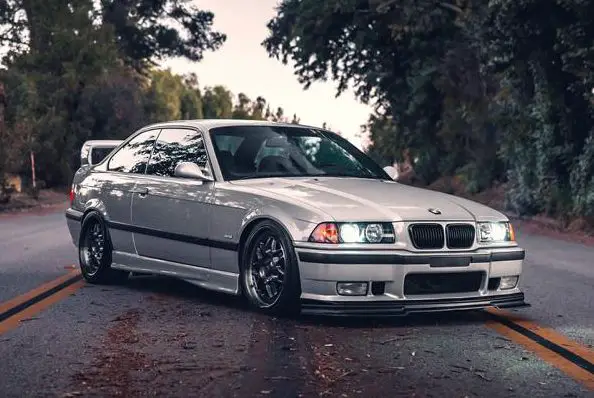 BMW E36 gris tunning